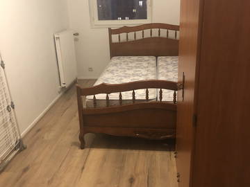 Roomlala | Pokój do wynajęcia w Torcy