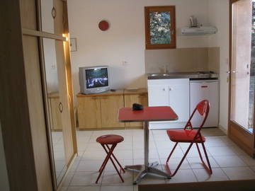 Roomlala | Pokój do wynajęcia w willi w Aubagne