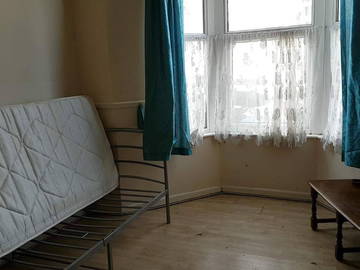 Roomlala | Pokój do wynajęcia z pełnym węzłem sanitarnym