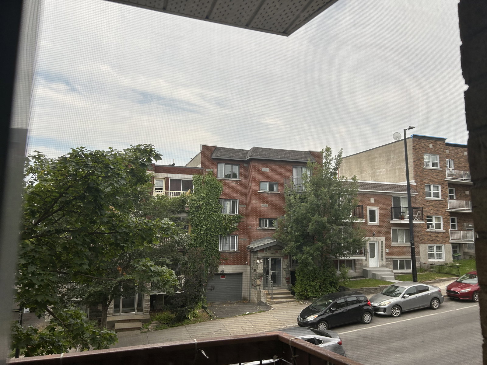 Kolokacja Montréal 663110