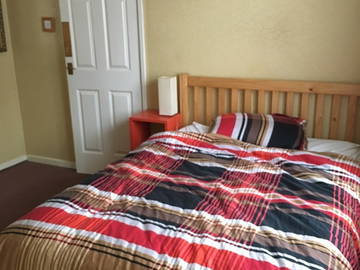 Roomlala | Pokój dwuosobowy w strefie 3 do wynajęcia