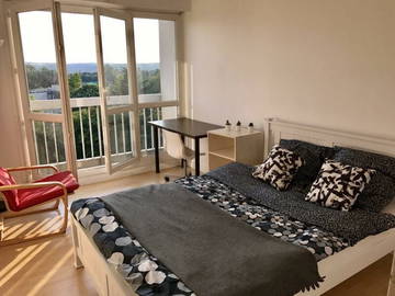 Roomlala | Pokój dwupoziomowy z balkonem / Prefektura Cergy