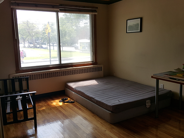 Roomlala | Pokój narożny Viau i Belanger