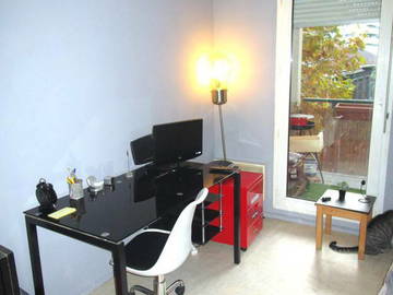 Roomlala | Pokój przy kanale La Villette