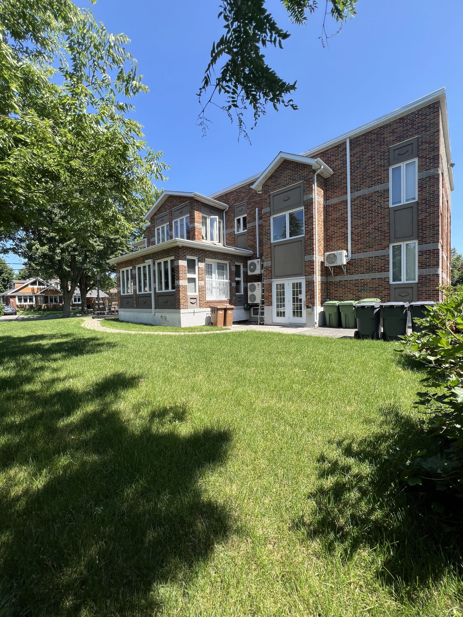 Kolokacja Saint-Hyacinthe 489874