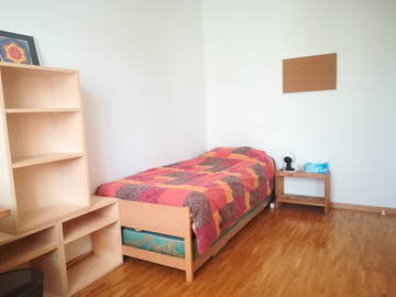 Roomlala | Pokój umeblowany dla studentów