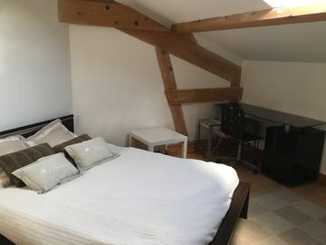 Roomlala | Pokój w domu rezydenta w Genas