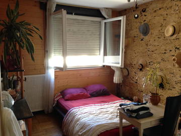 Roomlala | Pokój w dużym mieszkaniu