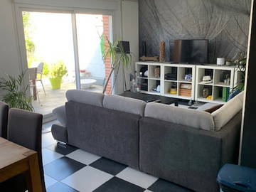 Roomlala | POKÓJ W DZIELONYM MIESZKANIU W DOMU Z OGRODEM