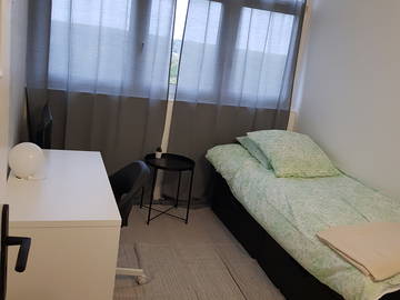 Roomlala | Pokój w mieszkaniu współdzielonym o powierzchni 9m2 w Evry