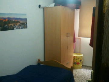 Roomlala | Pokój w pobliżu Renfe z kosztami