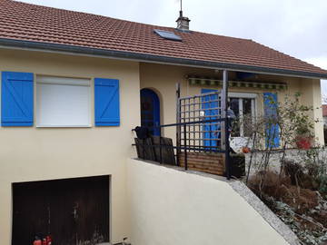Roomlala | Pokój wspólny 30min Lyon, 10min stacja kolejowa