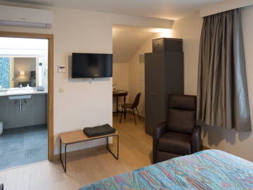 Roomlala | Pokój z przestronną łazienką/WC odnowiony w spokojnej okolicy