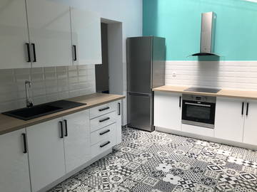 Roomlala | Pokoje do wynajęcia w mieszkaniu współdzielonym