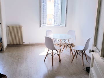 Roomlala | Pokoje wieloosobowe dostępne od września w dużym budynku