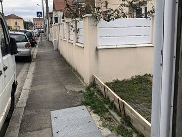 Roomlala | Pole Wiązów autorstwa Ymane