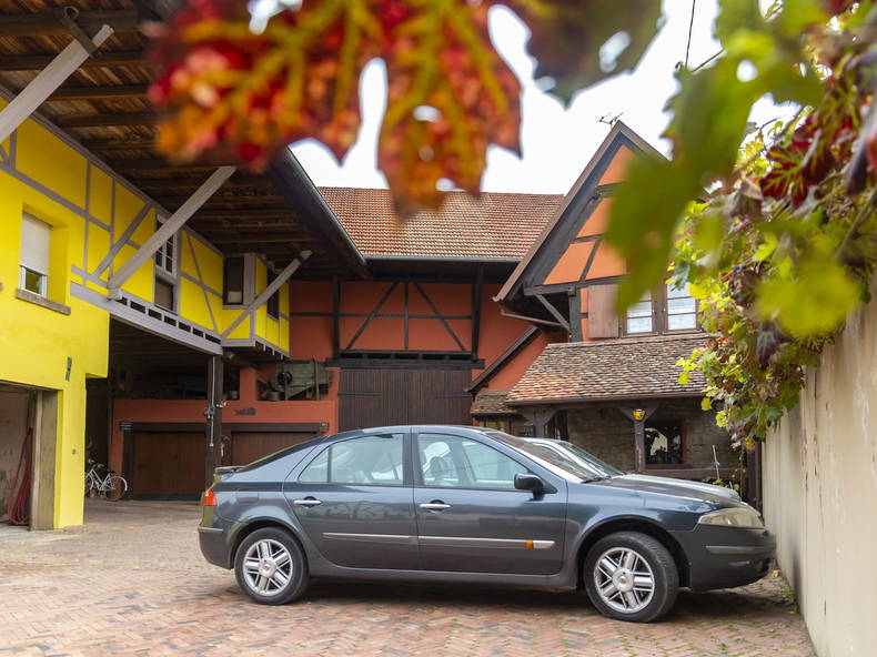 Entire Home Berstett 161658-2