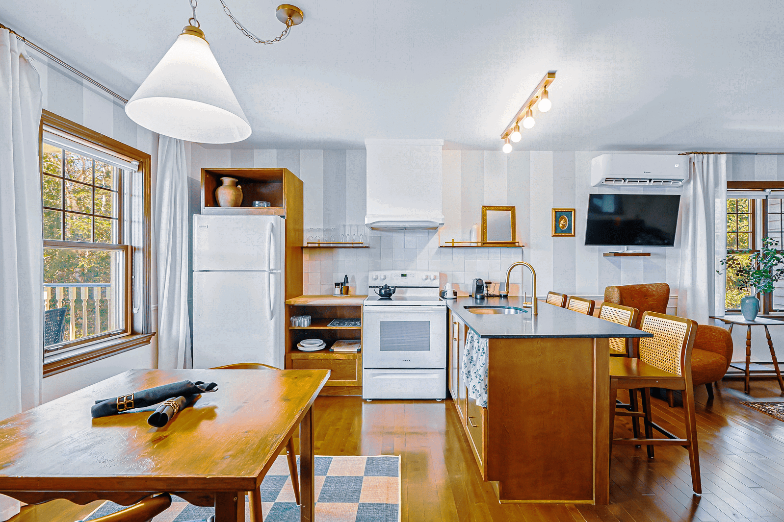 Gaascht Zëmmeren Frontenac 593151