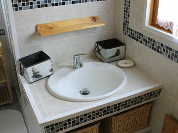 Colocation Poses 141176-9