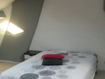 Roomlala | PR NUR FÜR FRAUEN Geräumiges Zimmer im Familienhaus