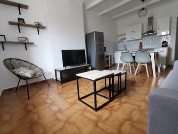 Roomlala | Prachtig 3-slaapkamer gedeeld appartement - gerenoveerd