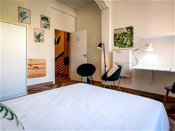 Roomlala | Preciosa Habitación Doble En El Corazón Del Eixample!(RH10A-R1)