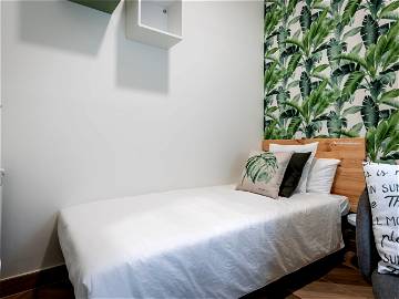 Roomlala | Precioso Dormitorio En Eixample! (RH10A-R4)