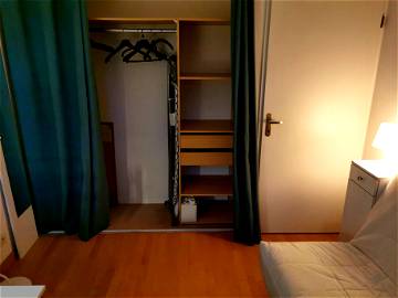 Roomlala | Pretty Room For Rent Nanterre City 10 Mn From RER. AT