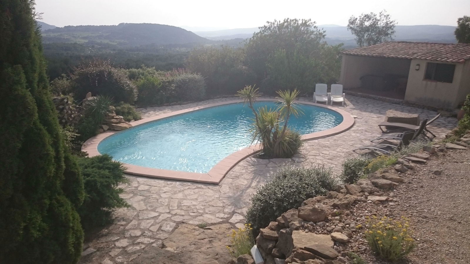 Unabhängiges Studio Évenos 191088