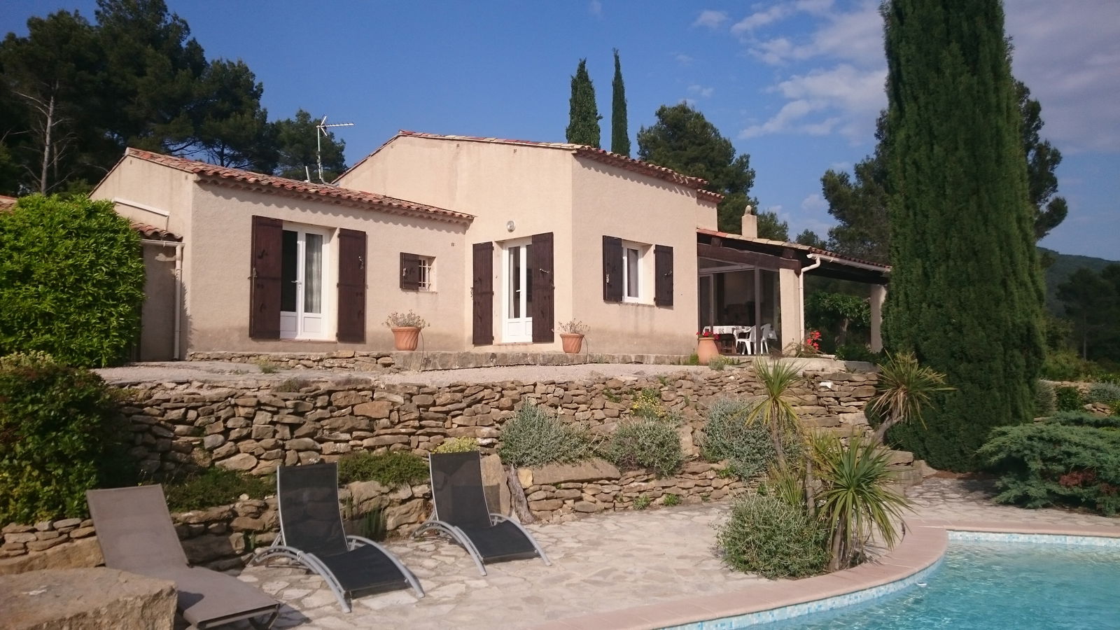 Unabhängiges Studio Évenos 191088