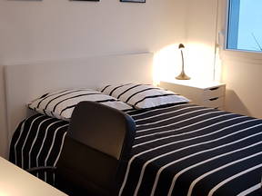 Chambre Privée, Lumineuse, Avec Vu Sur  Jardin