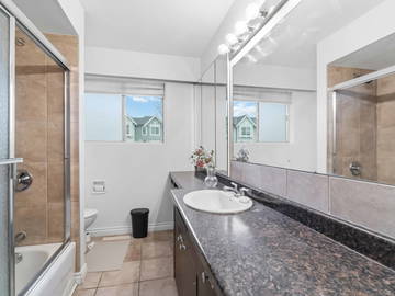 Homestay Coquitlam 641020-8