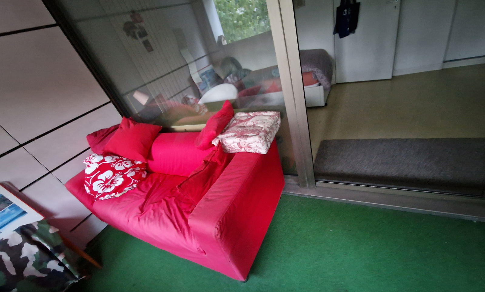 Homestay Paris 241011