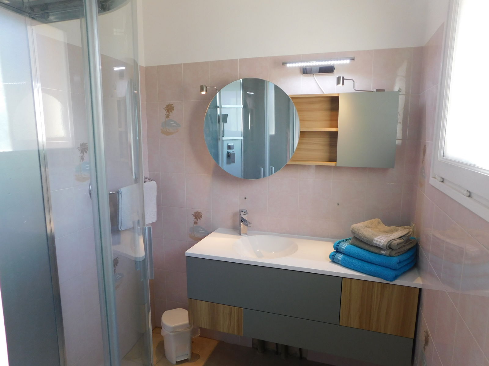 Unabhängiges Studio Villetelle 192839