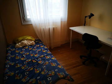 Roomlala | Procurando colega de quarto para estudante