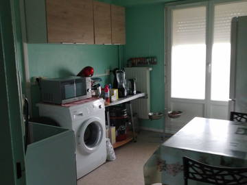 Roomlala | Procurando um colega de quarto. Urgente