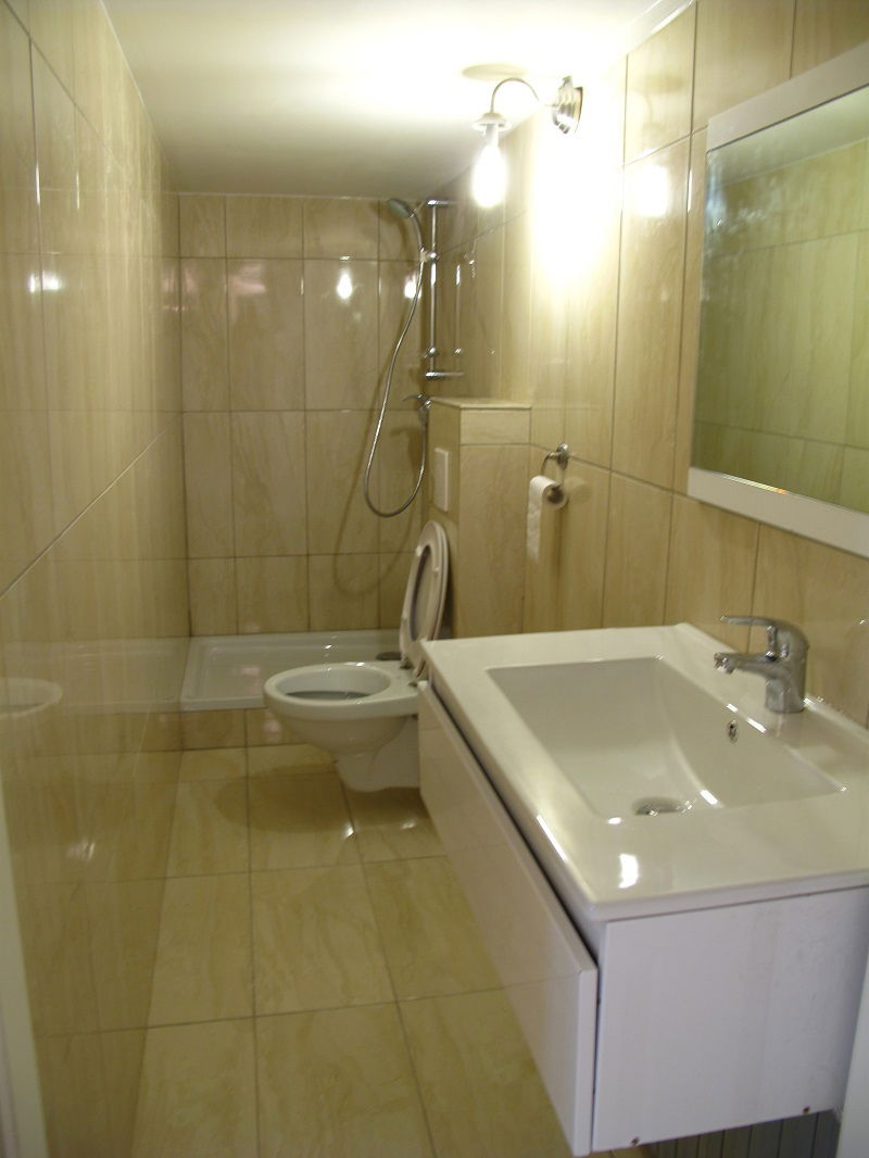 Colocação Paris 79042