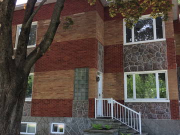 Roomlala | Propriedade excepcional Quebec CANADÁ (mínimo de 1 ano)