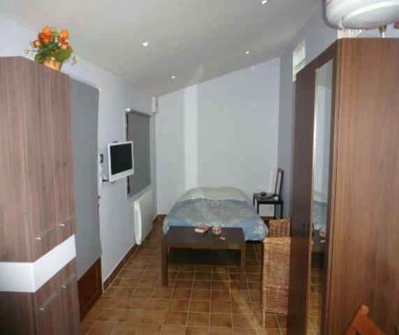 Gästrum Courbevoie 23257