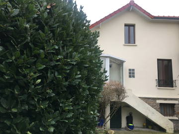 Roomlala | Prywatny pokój w spokojnym pensjonacie 30 minut od Paryża