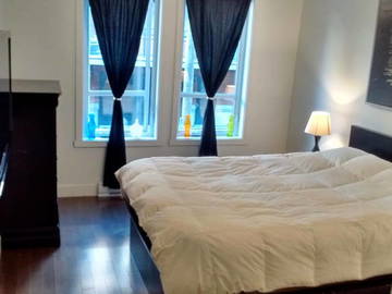 Roomlala | Przestronna sypialnia z garderobą 