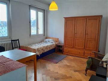 Roomlala | Przestronny i jasny pokój z niezależnym prysznicem