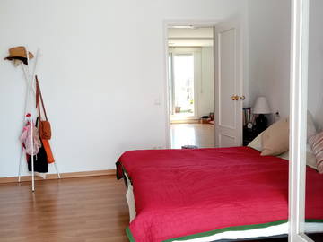 Roomlala | Przestronny i jasny pokój z prywatną łazienką i balkonem na poddaszu