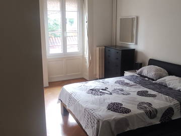 Roomlala | Przestronny pokój do wynajęcia w Genewie