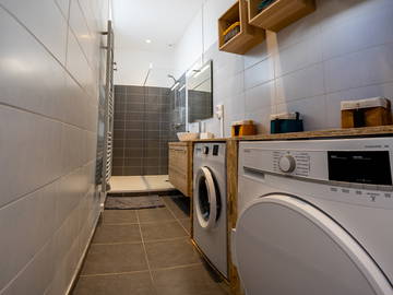 Roomlala | Przestronny pokój w nowo wyremontowanym mieszkaniu współdzielonym, all inclusive