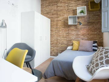 Roomlala | Przestronny pokój z podwójnym łóżkiem i tarasem (RH19-R1)