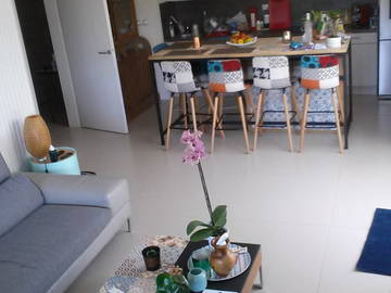 Roomlala | Przystań Spokoju Skąpana w Świetle
