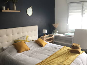 Roomlala | Przytulny apartament typu master, blisko dworca kolejowego, na spokojnej ulicy.