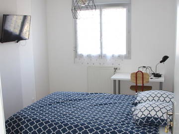 Roomlala | Quarto 2 / Alojamento partilhado Toulouse / Autocarro 46 e L3 a pé