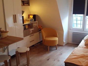 Roomlala | Quarto aconchegante sob os telhados de Paris